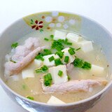 豚肉と豆腐の味噌汁　わさび風味